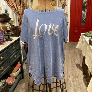 NWT women’s soft Cotten Love t-shirt